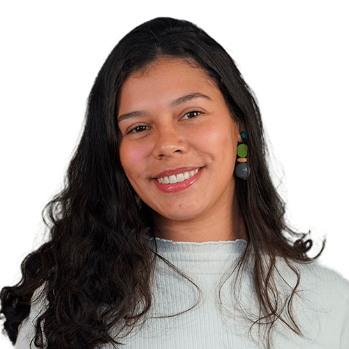 Camila Alcantara, Customer Hero @ Pluga